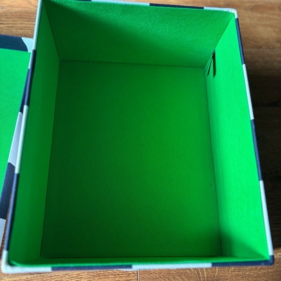 Striped blue and White Decorative Box - Picture 4 of 8